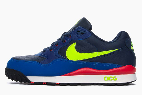 Nike Acg Air Wildwood Midnight Navy Volt Red 02