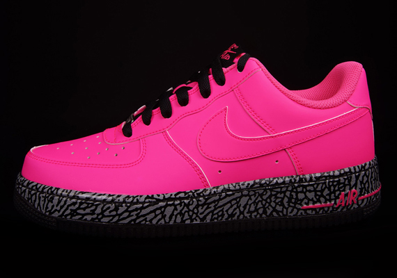 Nike Air Force 1 Low Gs Hyper Punch Hyper Pink Black 01