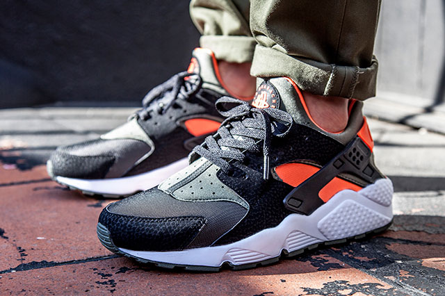 Nike Air Huarache Hyper Crimson 05