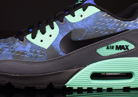 Nike Air Max 90 EM – Hyper Cobalt – Dark Grey – Green Glow