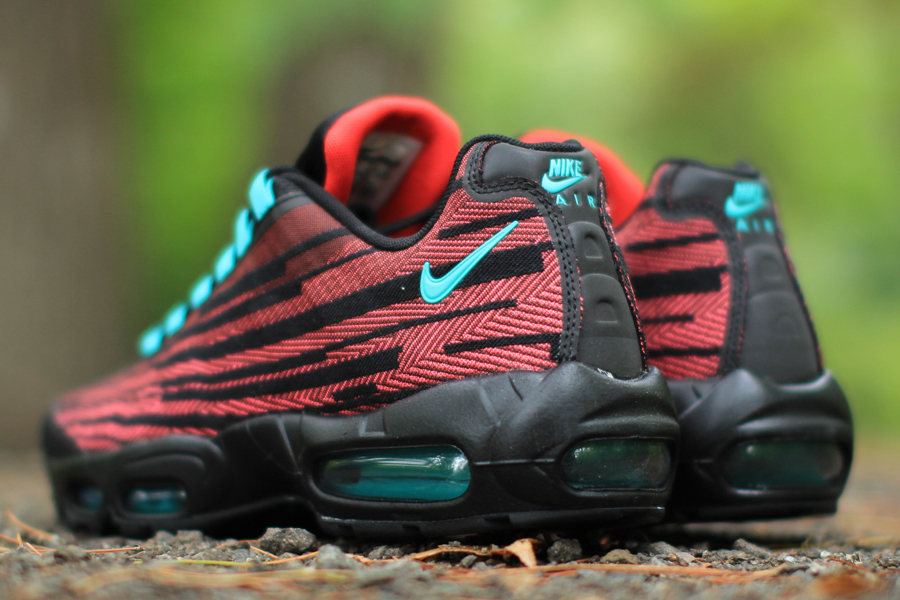 Nike Air Max 95 Jacquard Cedar Hyper Jade Hyper Punch 02