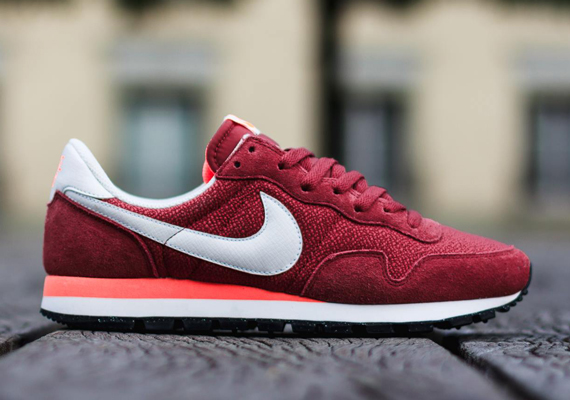 Nike Air Pegasus 83 Cedar Hyper Crimson 02