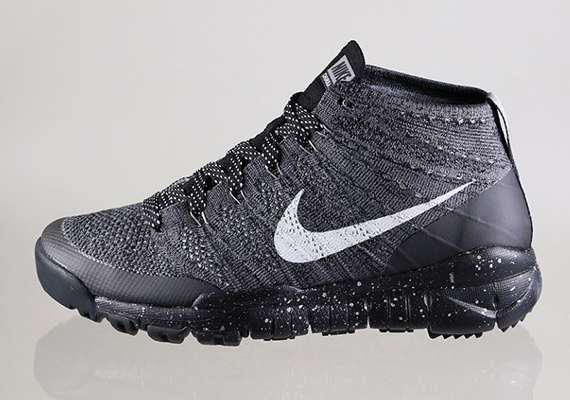 Nike Flyknit Chukka Fsb Black Sail Dark Grey Light Charcoal 2
