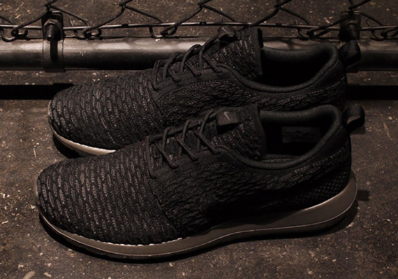 Nike Flyknit Roshe Run - Black - Midnight Fog | Release Date