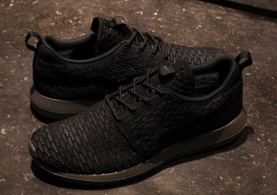 Nike Flyknit Roshe Run Black Midnight Fog Release Date 02