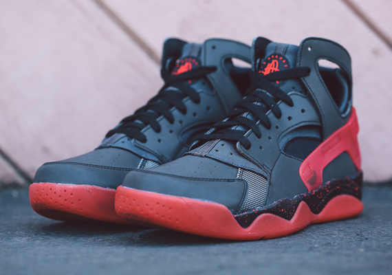 Nike Huarache Flight Love Hate Release Reminder 1