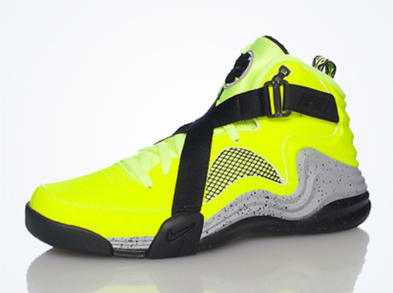 Nike Lunar Raid Volt Available 01