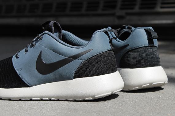 Nike Roshe Run Dark Magnet Grey 03