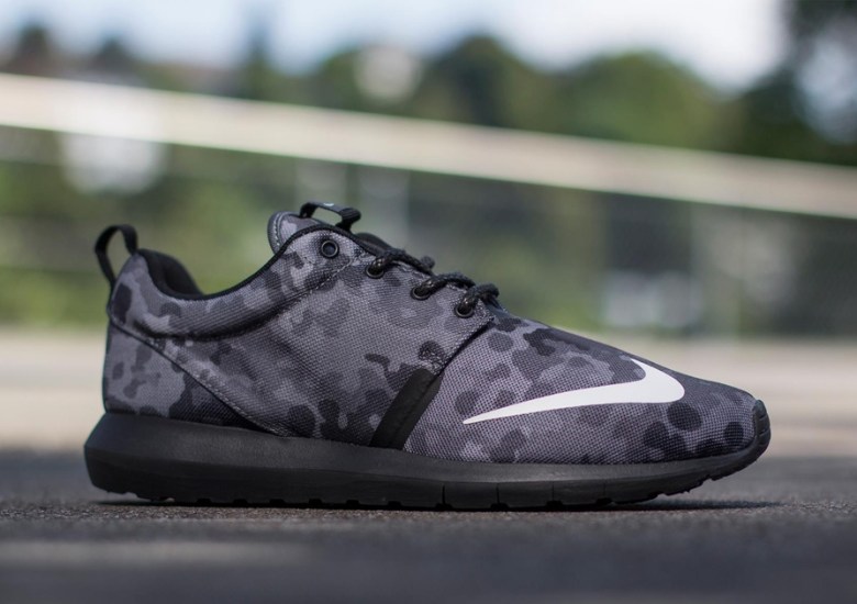 Nike Roshe Run NM FB “Dark Grey Camo”