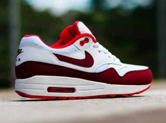 Nike Wmns Air Max 1 White Team Red Action Red 03