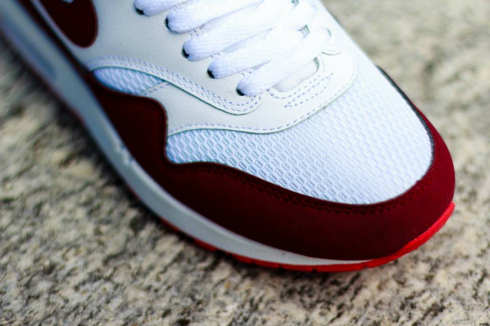 Nike Wmns Air Max 1 White Team Red Action Red 05