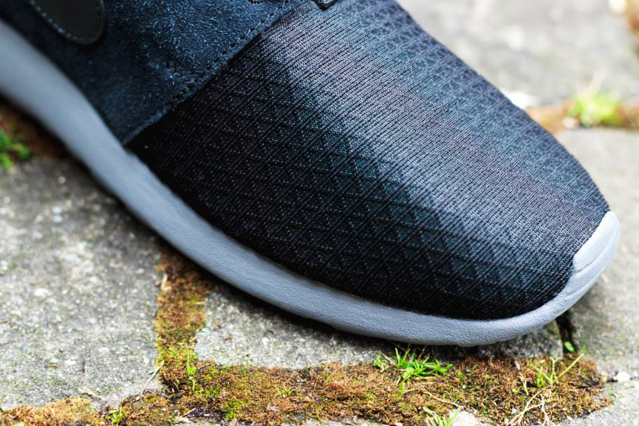 Nike Wmns Roshe Run Winter Black Cool Grey 04