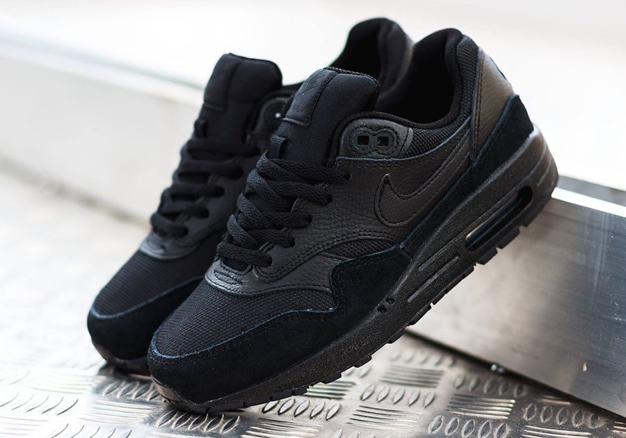 Triple Black Air Max 1 Gs 3