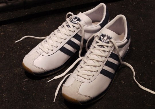 mita sneakers x adidas Originals Country