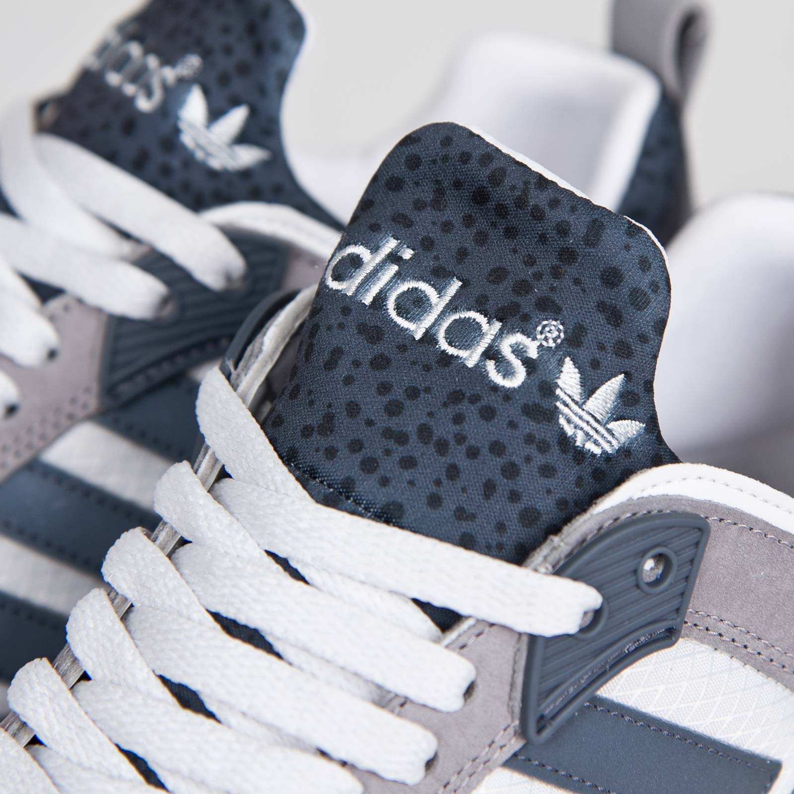 Adidas Originals Zx 5000 Neo White Black Onox Grey 05