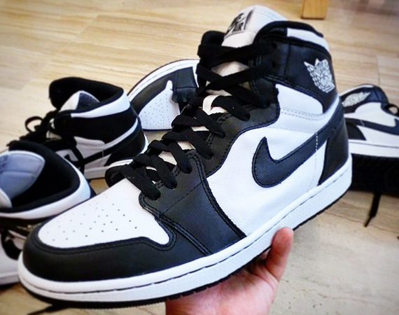 Air Jordan 1 Retro High OG "White/Black" - Release Date