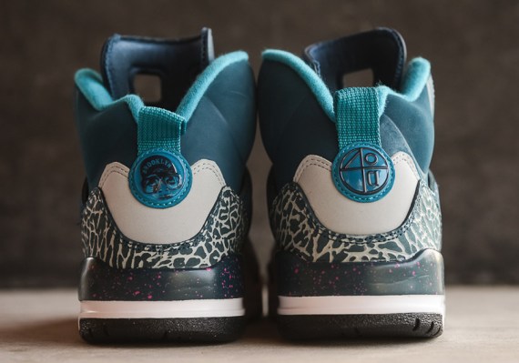 Jordan Spizike Space Blue Arriving 03