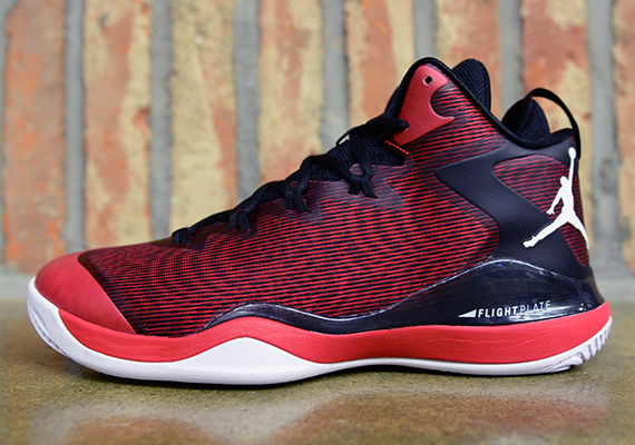 Jordan Super Fly 3 Red Black White 01