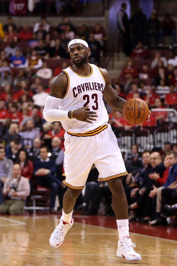 Lebron Wears Nike Lebron 12 Cavs Home Pe 03