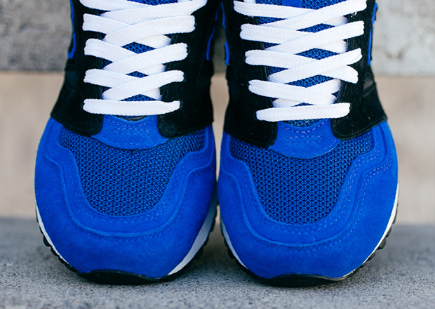 New Balance 575 Royal Black 2