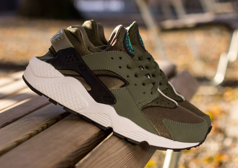 Nike Air Huarache “Iron Green”