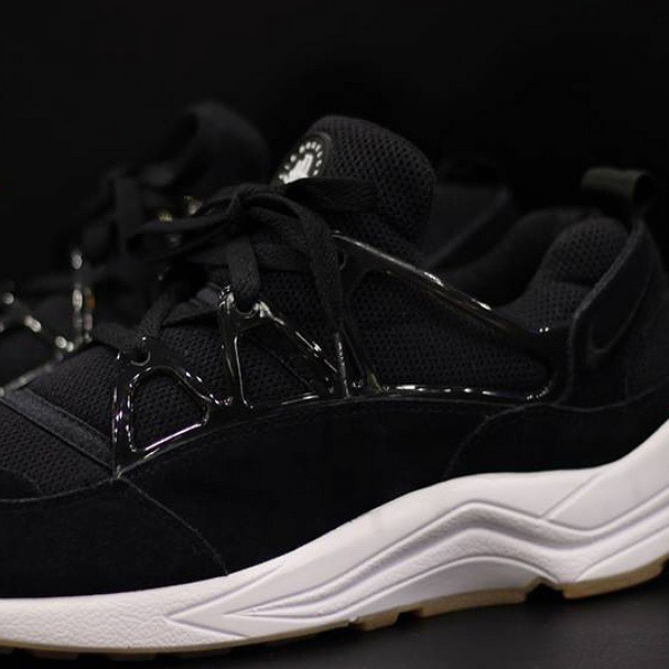 Nike Air Huarache Light Black Gum 02