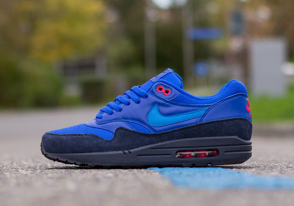 Nike Air Max 1 – Obsidian – Light Photo Blue – Red