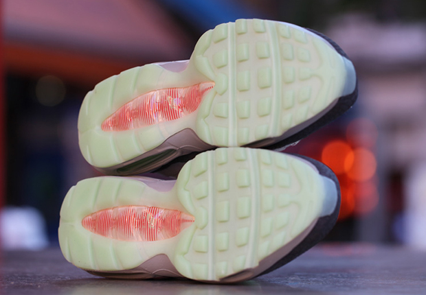 Nike Air Max Halloween Release Reminder 7