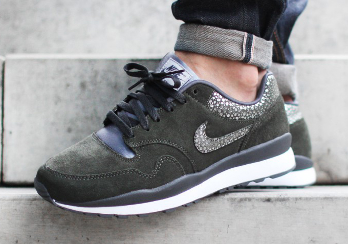 Nike Air Safari - Sequoia - Dark Grey