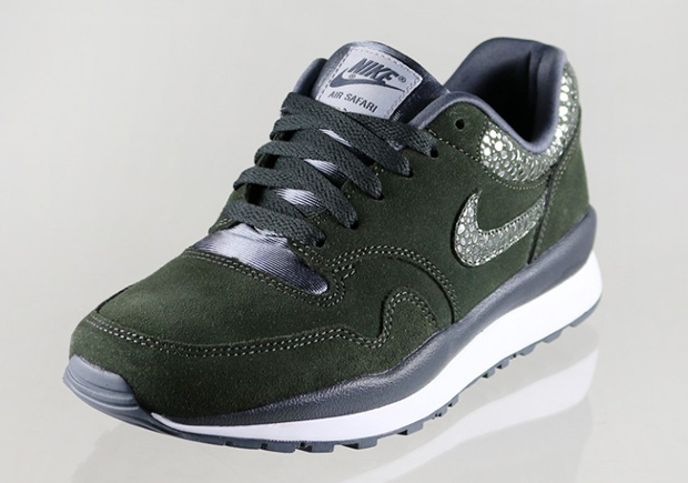 Nike Air Safari Sequoia Dark Grey 03