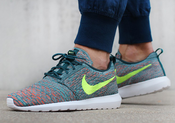 Nike Flyknit Roshe Run Mineral Teal Volt Hyper Jade 01