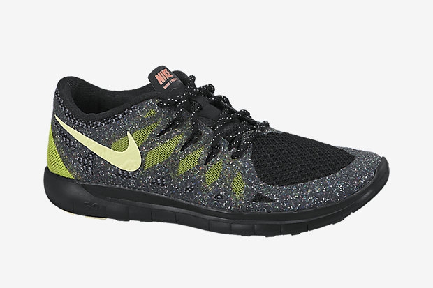 Nike Glow Wild Sneakers 01