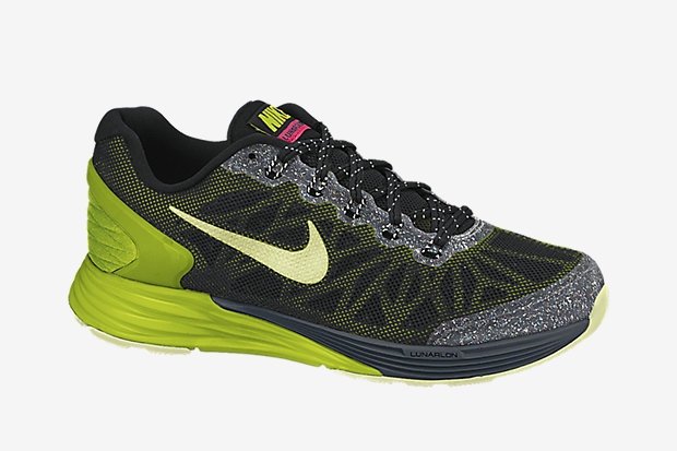 Nike Glow Wild Sneakers 02