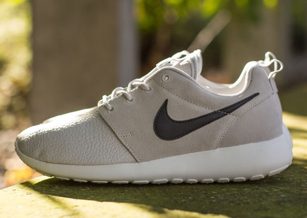 Nike Roshe Run Suede "Light Ash Grey"