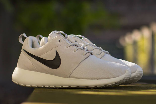 Nike Roshe Run Light Ash Grey 03