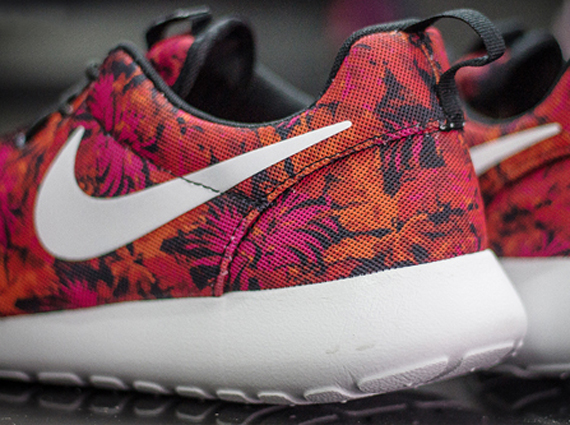 Nike Roshe Run Print “Floral”