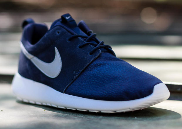 Nike Roshe Run Suede "Obsidian"