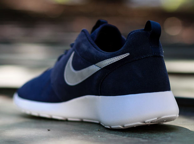 Nike Roshe Run Suede Obsidian 02