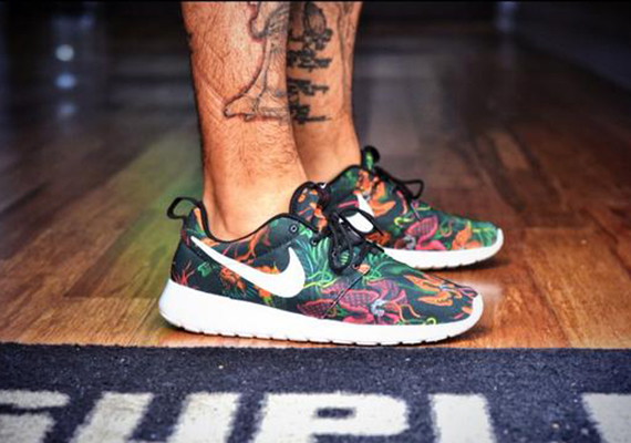 Nike Roshe Run Print "Tropical Floral" Sample