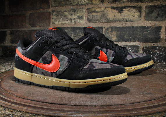 Nike Sb Dunk Low Camo Orange