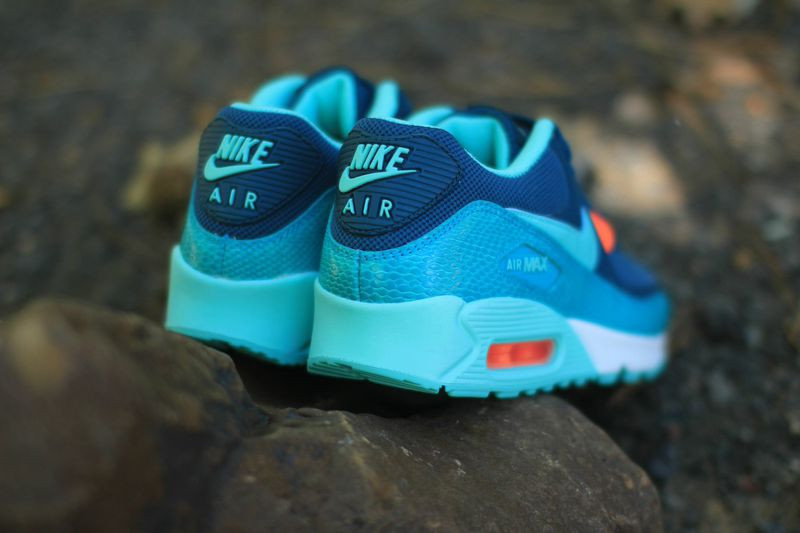 Nike Wmns Air Max 90 Space Blue Hyper Turquoise 03