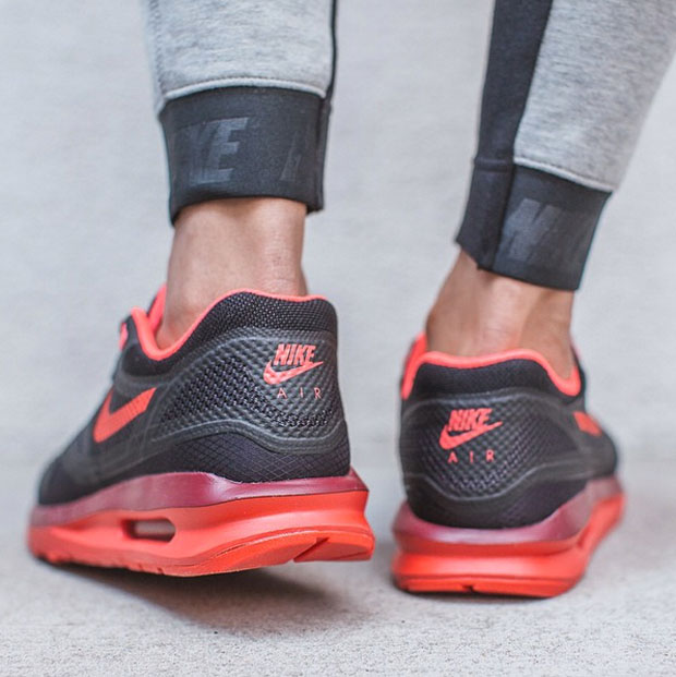 Nike Wmns Air Max Lunar1 Wr Black Action Red 02