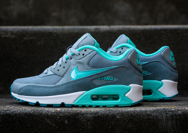 Nike Women's Air Max 90 - Silver - Hyper Turquoise