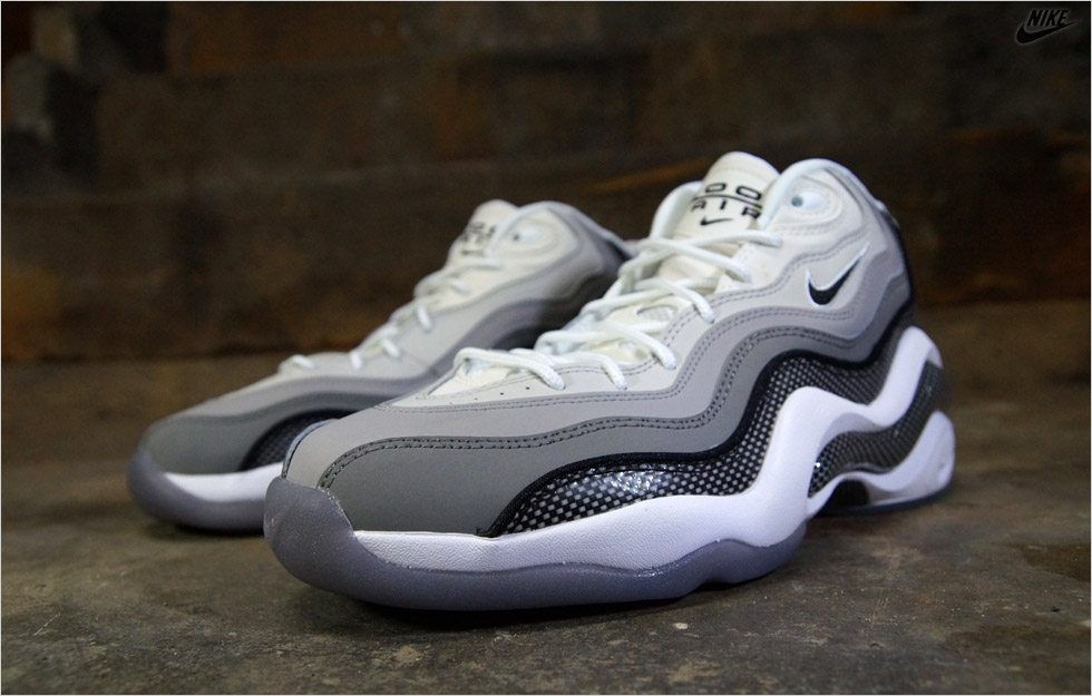 Nike Zoom Flight 96 Metallic Silver Black Light Charcoal Neutral Grey 02