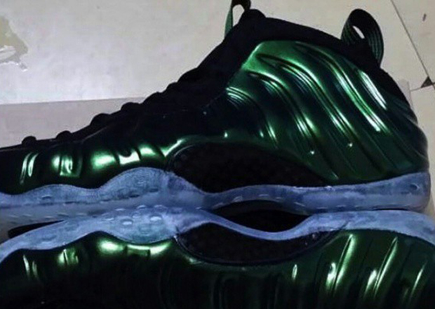 Nike Air Foamposite One Metallic Green 1