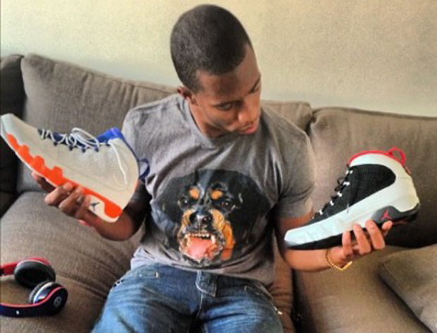 Victor Cruz Sneaker Auction