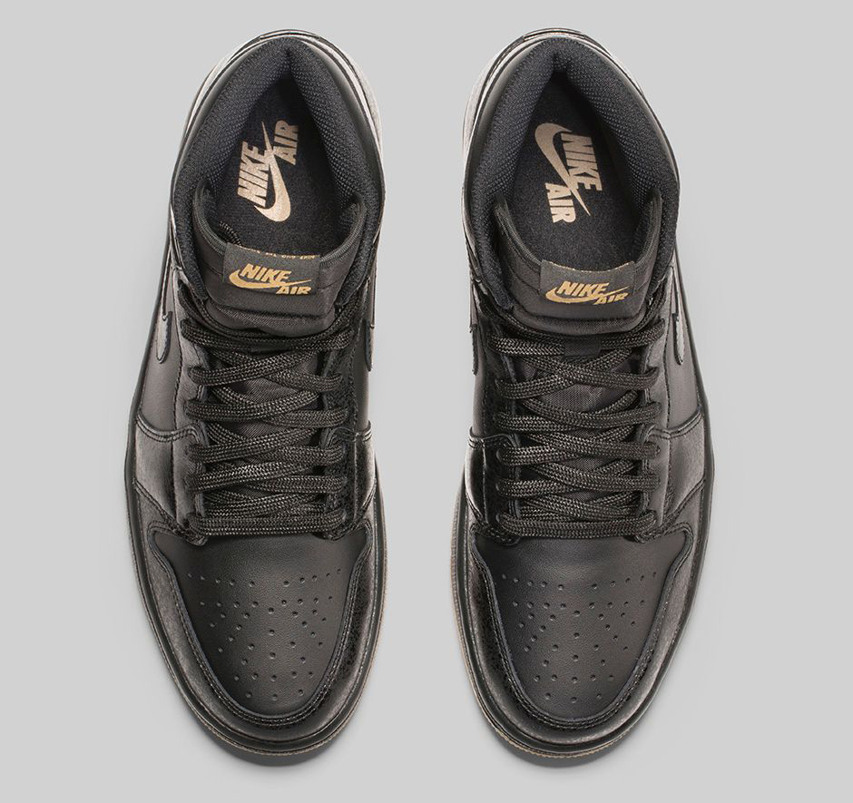 Air Jordan 1 Black Gum December 6 3