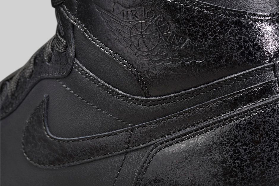 Air Jordan 1 Black Gum December 6 4