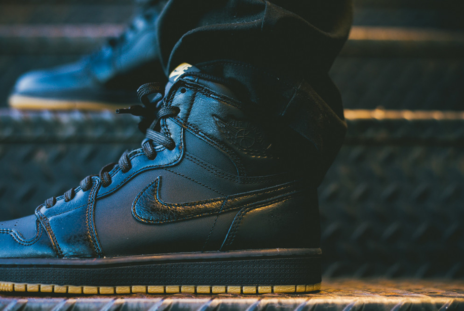 Air Jordan 1 Black Gum Og 3