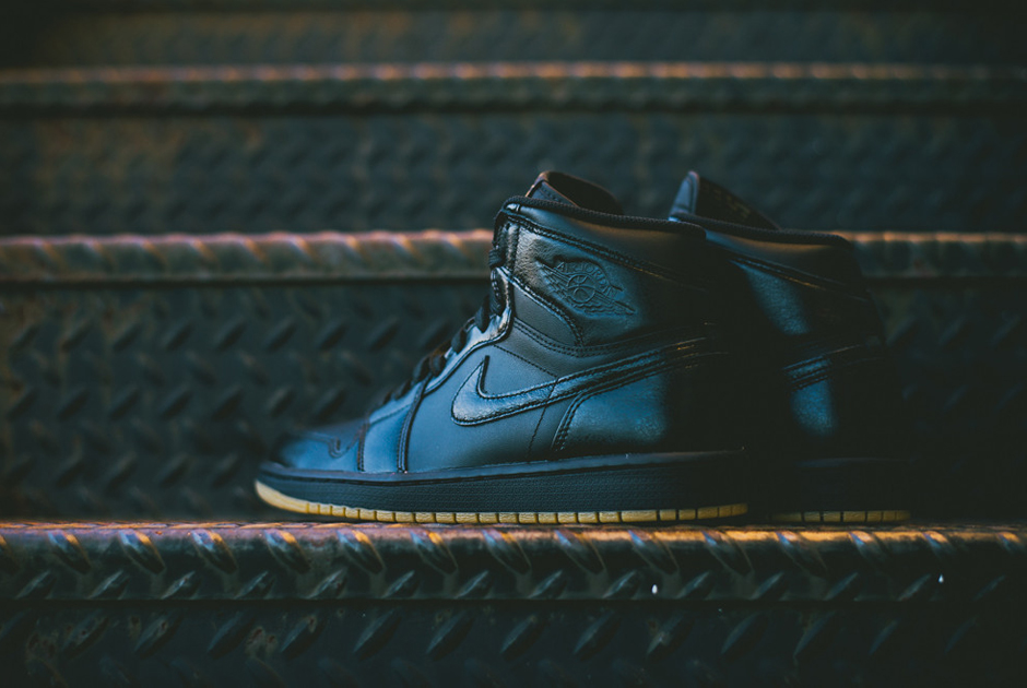 Air Jordan 1 Black Gum Og 4